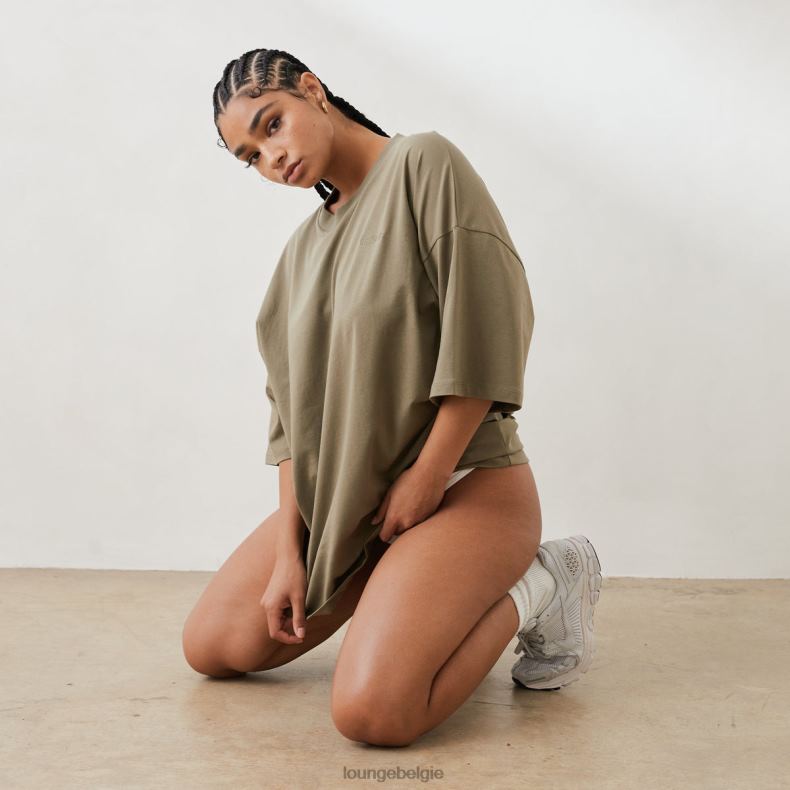 essentieel_oversized_t_shirt_vrouwen_olijf_lounge_kleding_008zj849.jpg essentieel oversized t-shirt vrouwen olijf Lounge kleding 008ZJ849 - Image 1