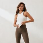 essentiële geribbelde top met racerback vrouwen gebroken wit Lounge kleding 008ZJ835