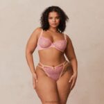 Set met madeliefjes geborduurde balconnetbeha en string/slip vrouwen roze Lounge ondergoed 008ZJ123
